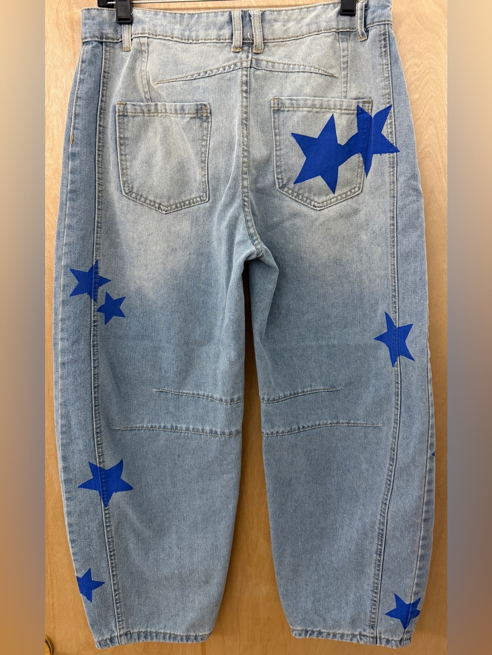Boutique Light Wash Blue Printed Star Barrel Jeans Rounded Leg High Rise Sz M /L - Picture 9 of 14
